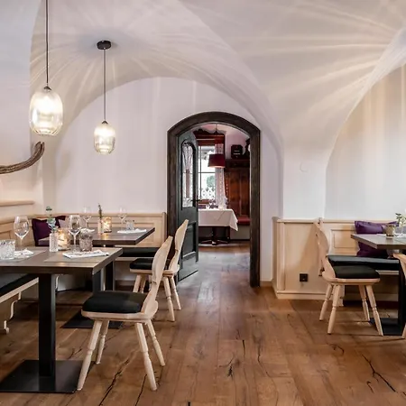 Neuwirt - Boutiquehotel & Wirtshaus 4*